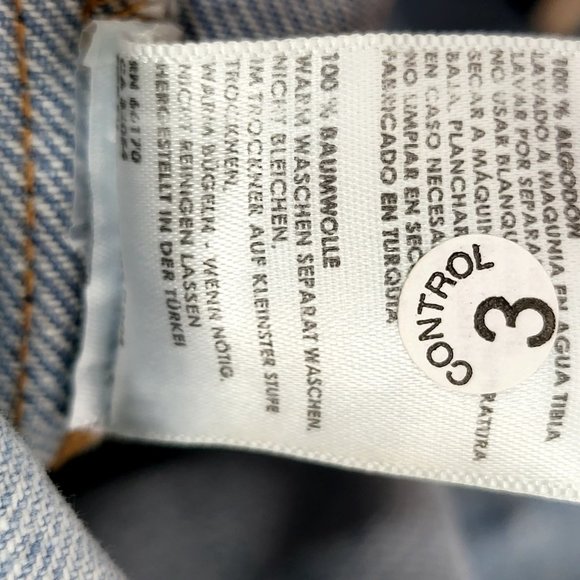 URBAN OUTFITTERS x BDG Light Blue Washed Denim Mini Skirt XS High Waist Raw Hem‎ - Picture 9 of 9